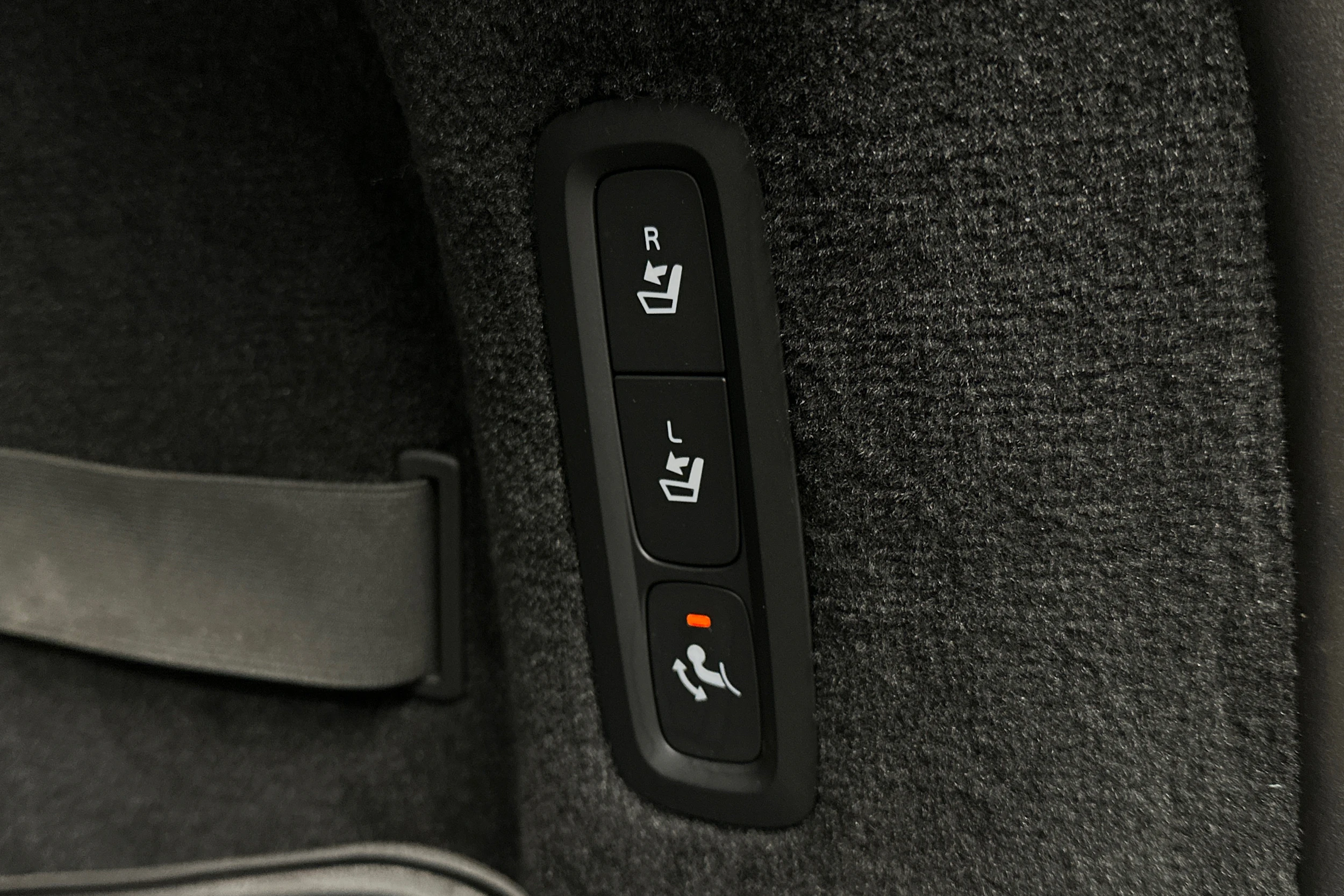 harmaa Volvo V90 Cross Country 2018 kuva 16.