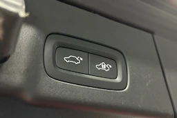 harmaa Volvo V90 Cross Country 2018 kuva 17.