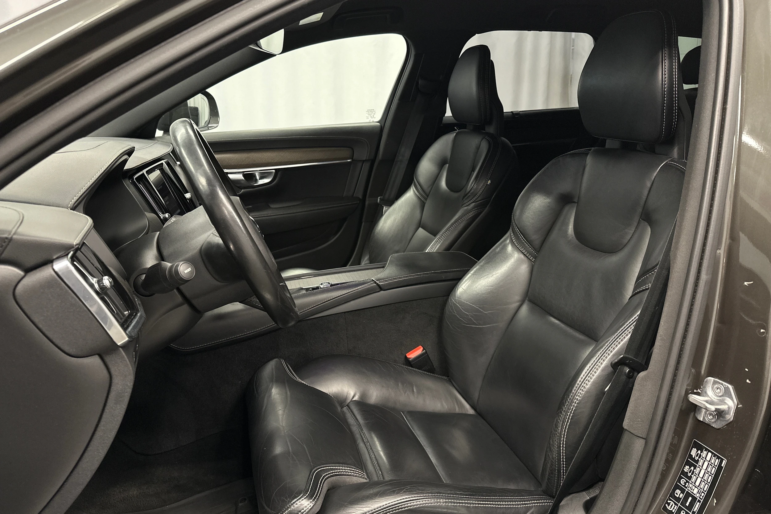 harmaa Volvo V90 Cross Country 2018 kuva 19.