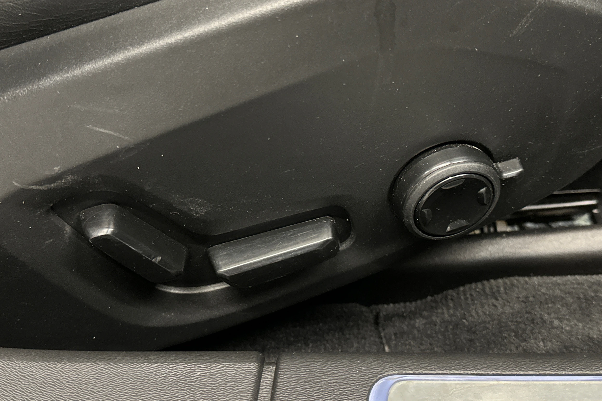 harmaa Volvo V90 Cross Country 2018 kuva 22.