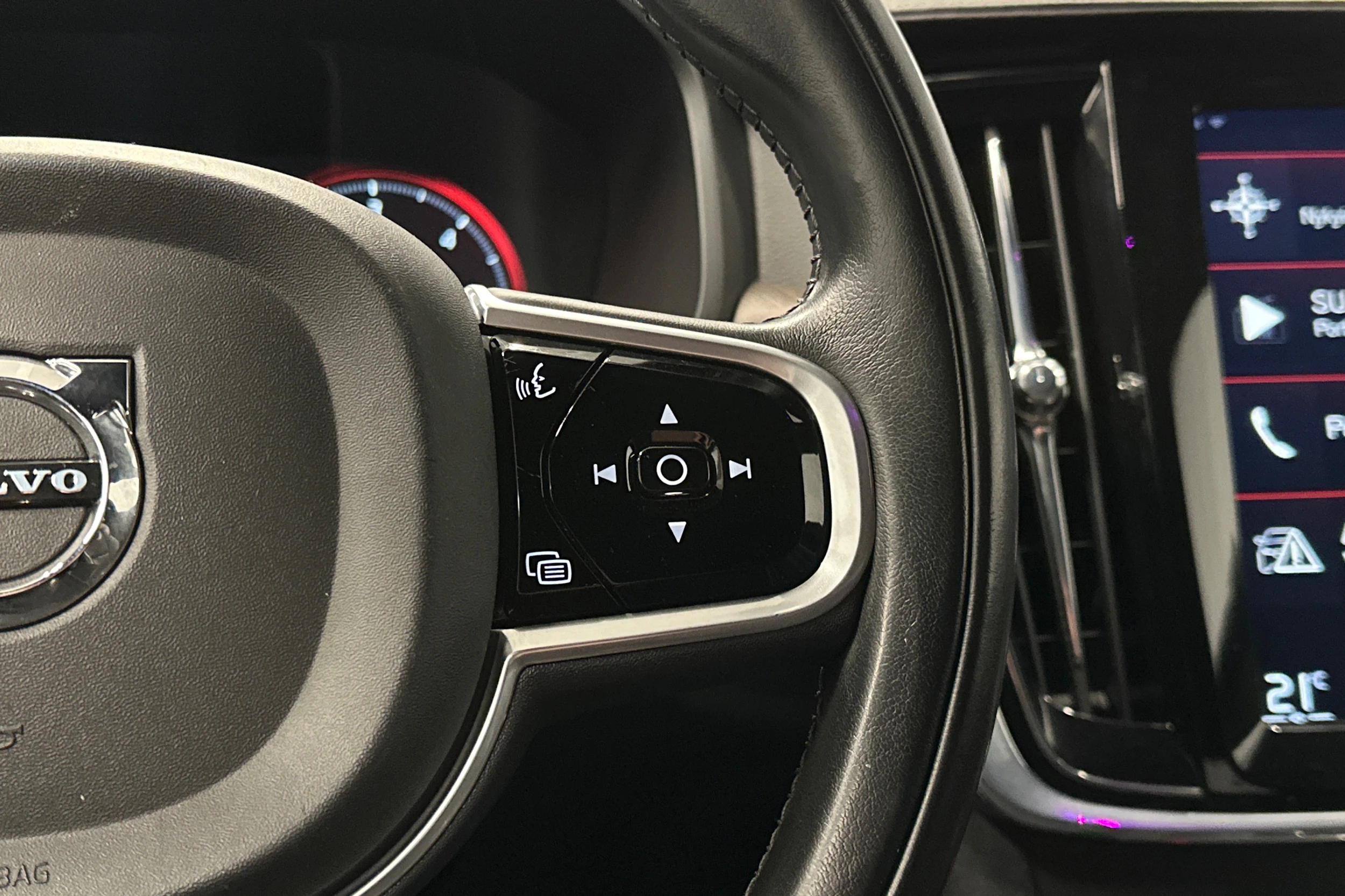 harmaa Volvo V90 Cross Country 2018 kuva 26.