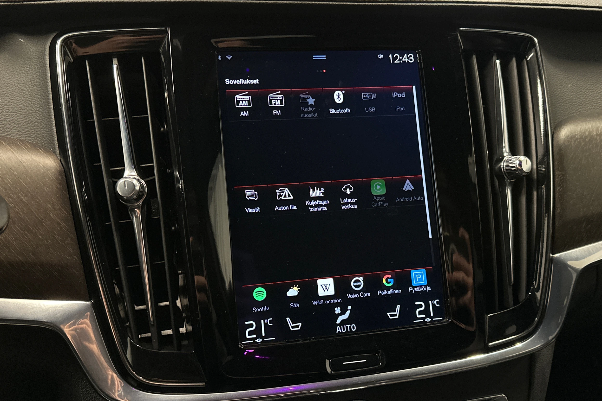 harmaa Volvo V90 Cross Country 2018 kuva 29.