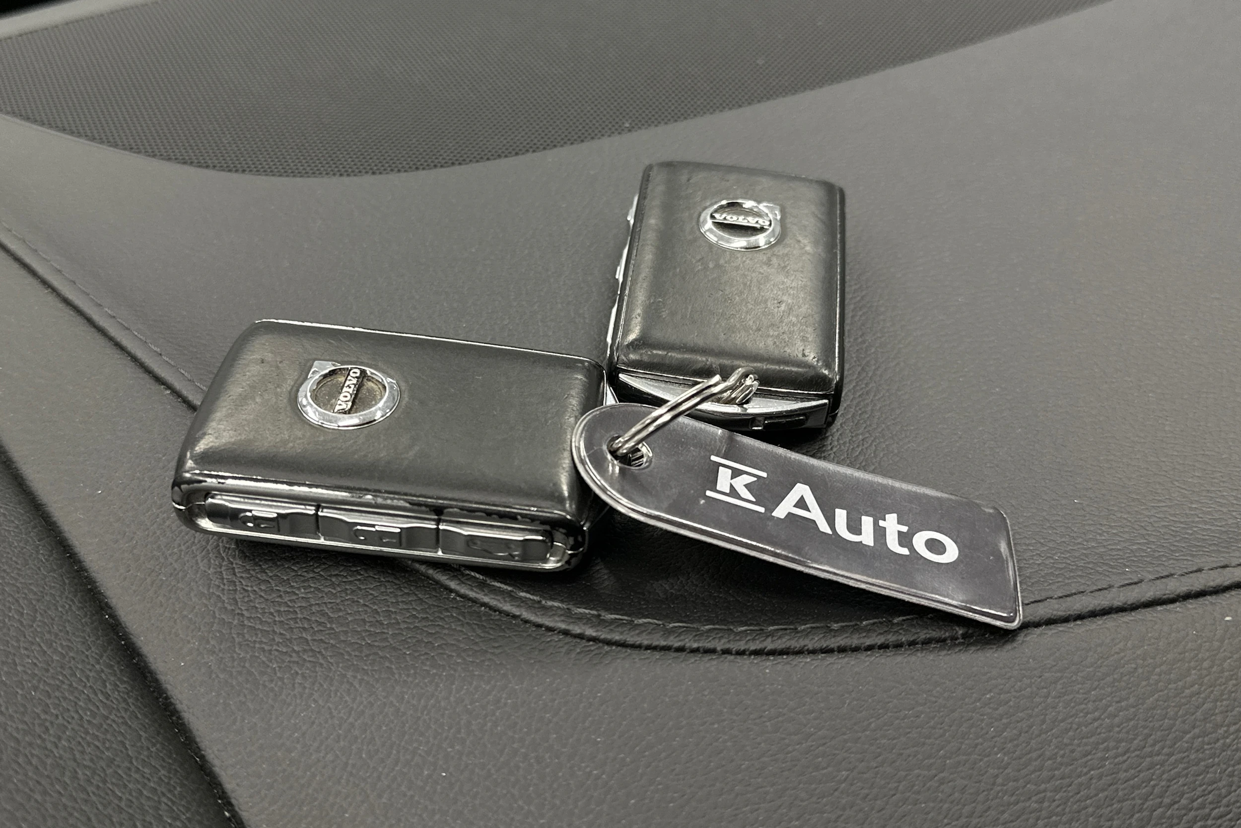 harmaa Volvo V90 Cross Country 2018 kuva 36.