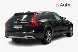 musta Volvo V90 Cross Country 2018 kuva 2.