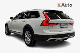 valkoinen Volvo V90 Cross Country 2018 kuva 2.