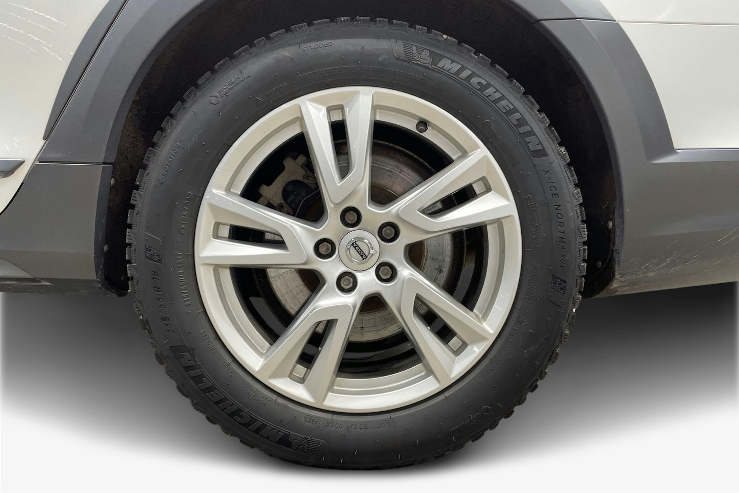 valkoinen Volvo V90 Cross Country 2018 kuva 11.