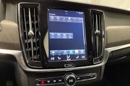 valkoinen Volvo V90 Cross Country 2018 kuva 20.