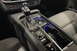 valkoinen Volvo V90 Cross Country 2018 kuva 22.