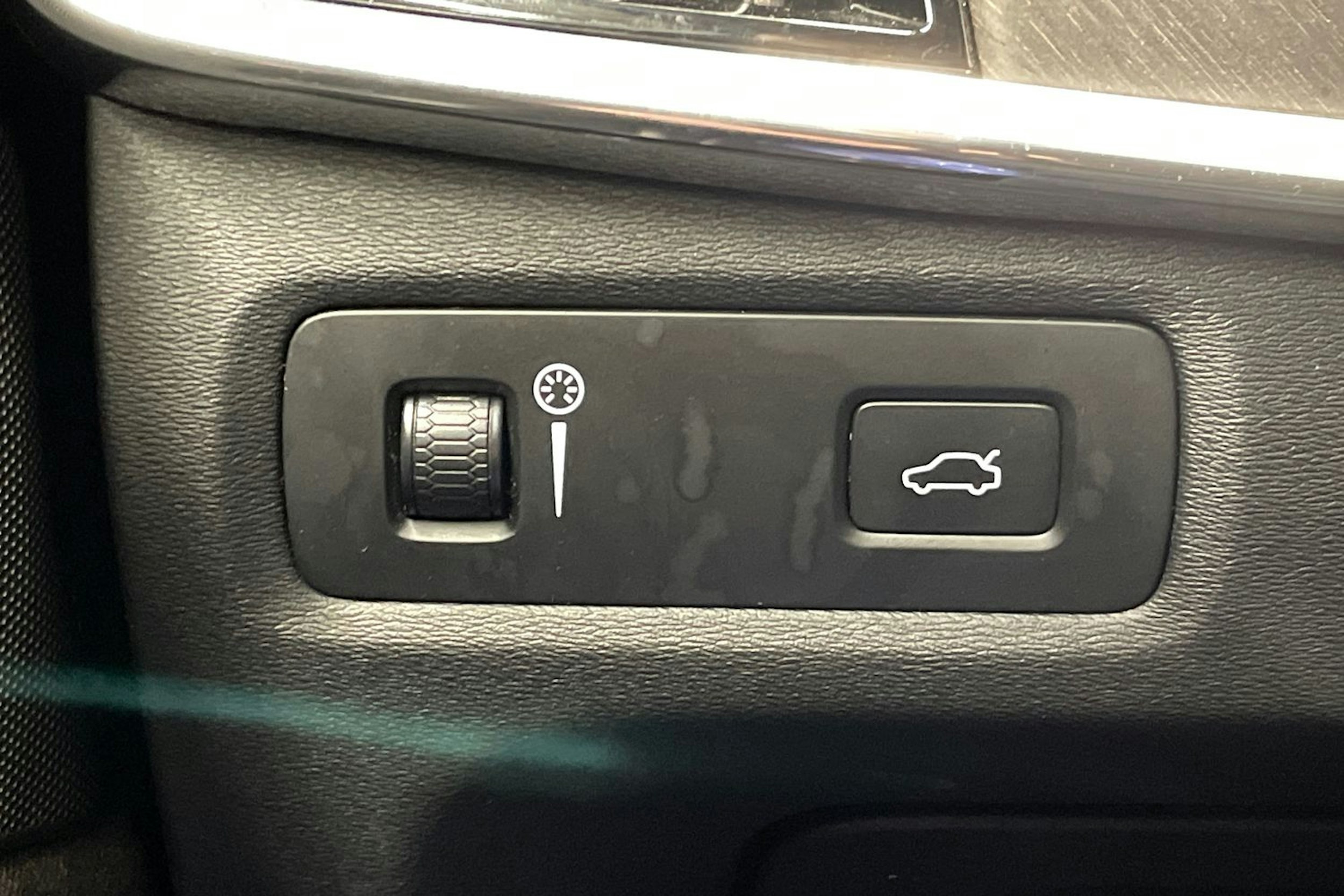 valkoinen Volvo V90 Cross Country 2018 kuva 23.