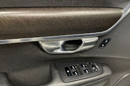 valkoinen Volvo V90 Cross Country 2018 kuva 26.