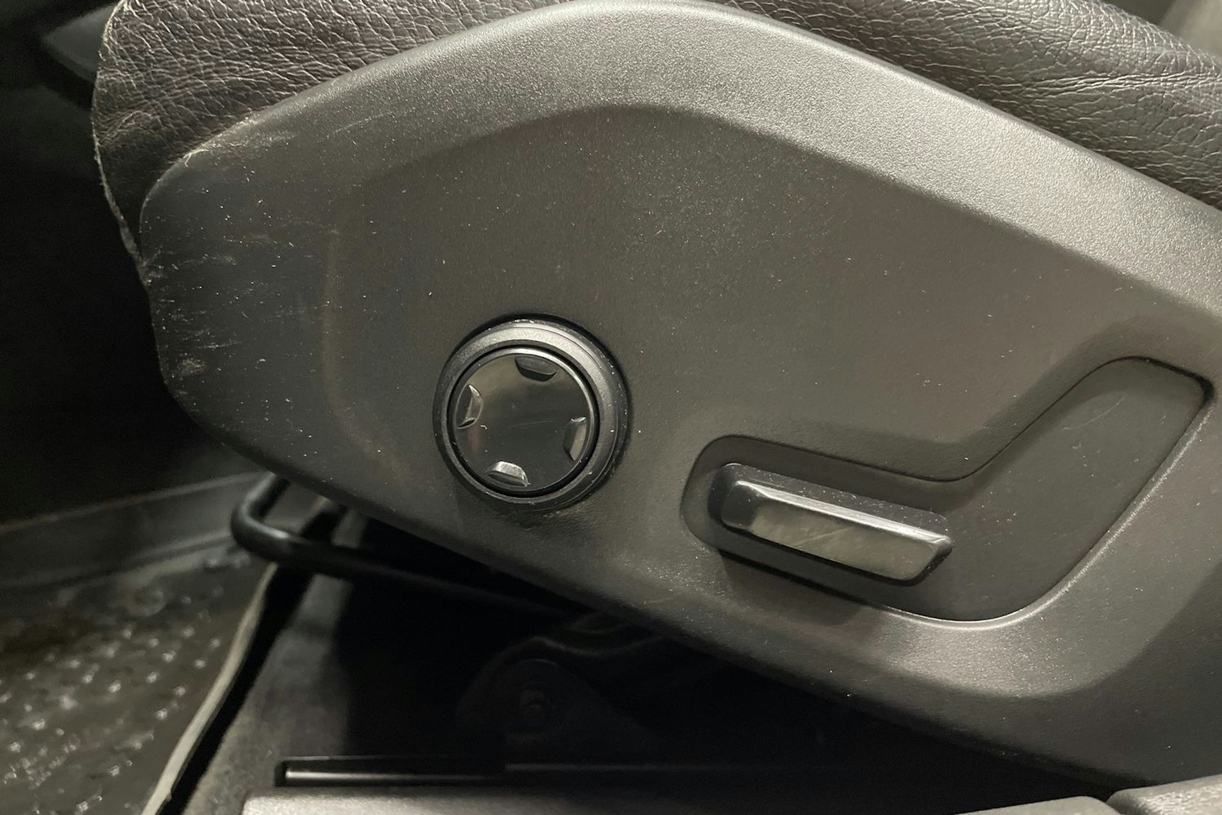 valkoinen Volvo V90 Cross Country 2018 kuva 27.