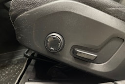 valkoinen Volvo V90 Cross Country 2018 kuva 27.