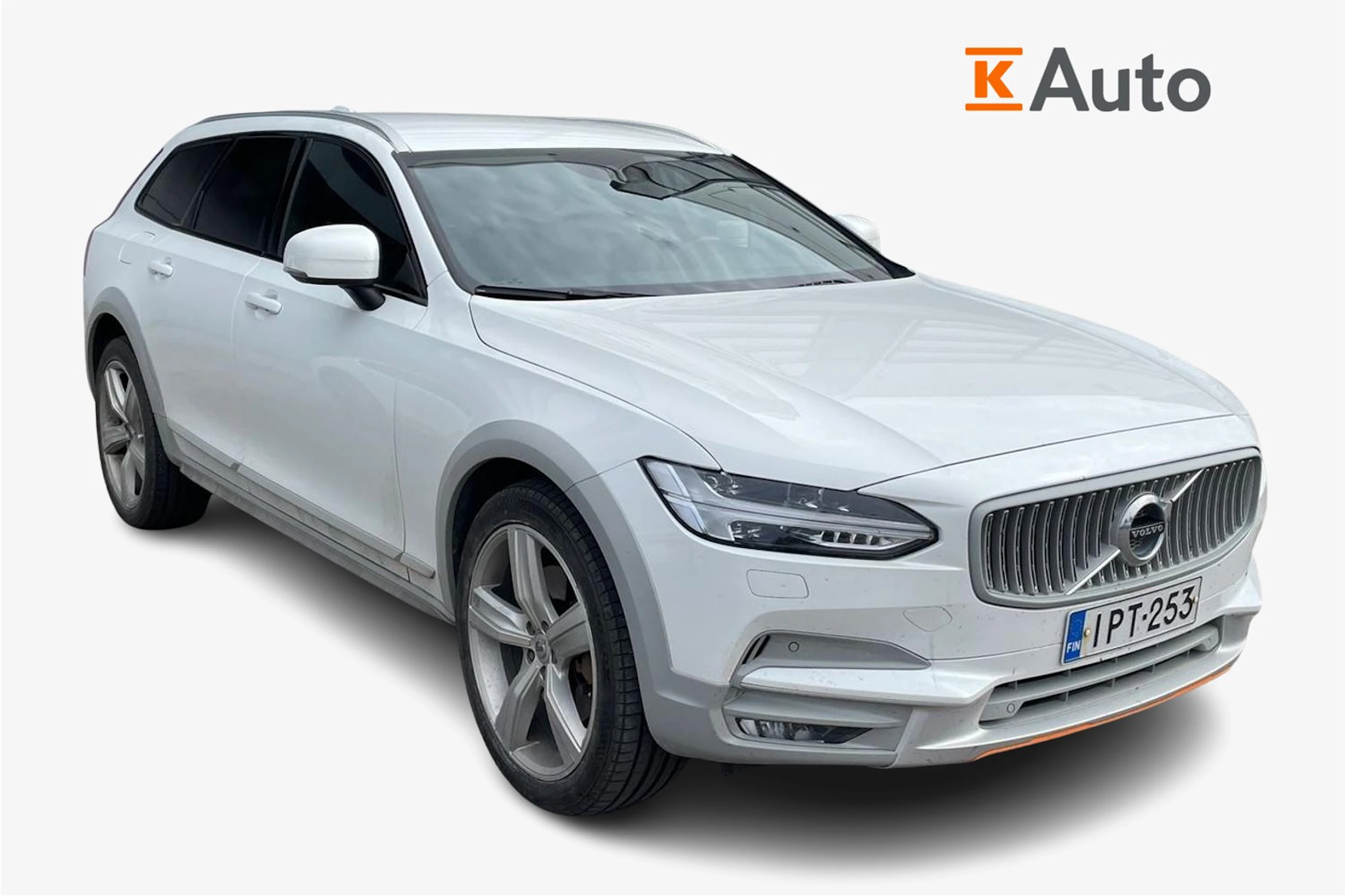 valkoinen Volvo V90 Cross Country 2018 kuva 1.