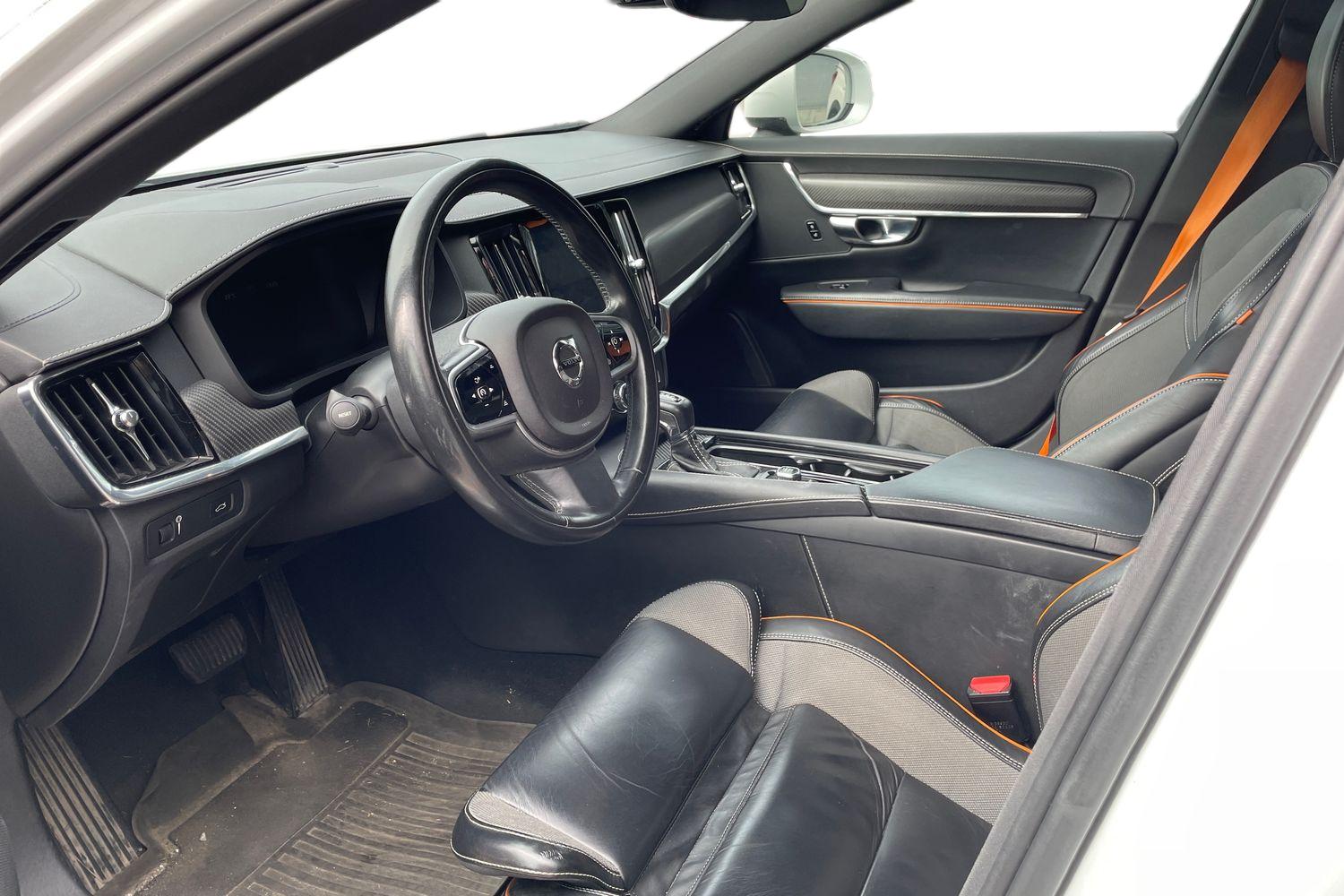Volvo V90 Cross Country 2018, photo 3/3