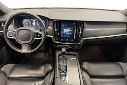 valkoinen Volvo V90 Cross Country 2018 kuva 7.