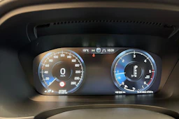 valkoinen Volvo V90 Cross Country 2018 kuva 22.