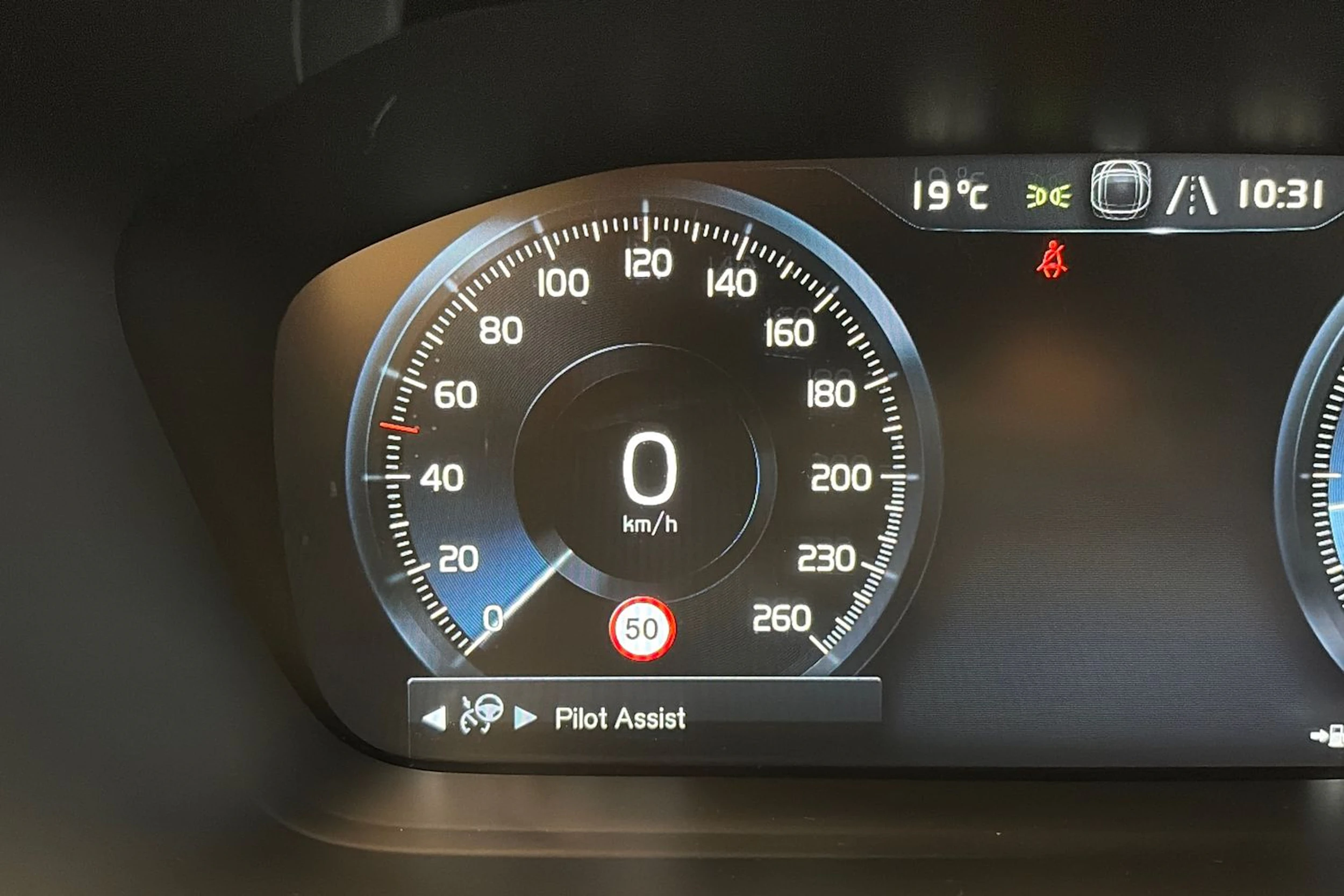 valkoinen Volvo V90 Cross Country 2018 kuva 23.