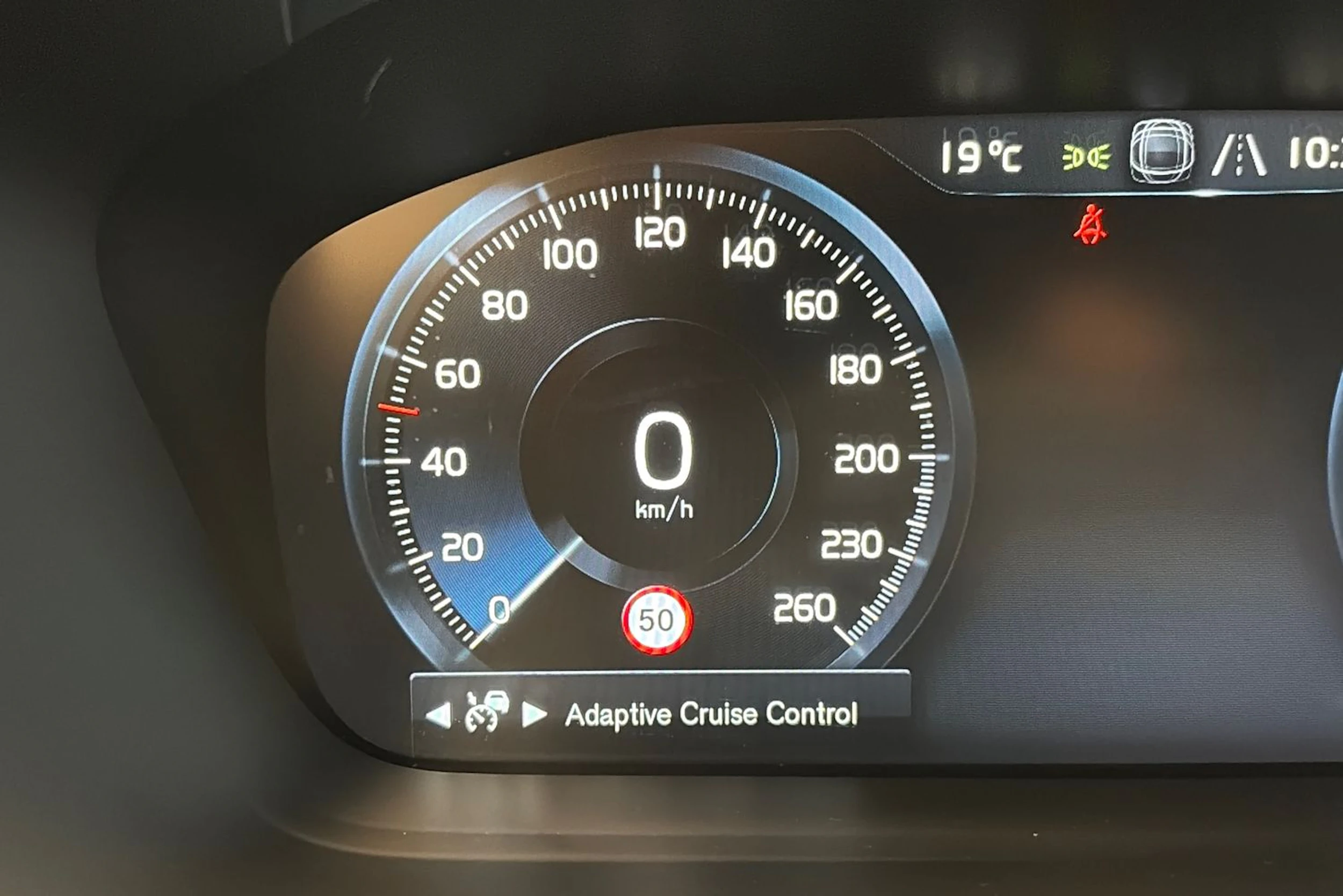 valkoinen Volvo V90 Cross Country 2018 kuva 24.