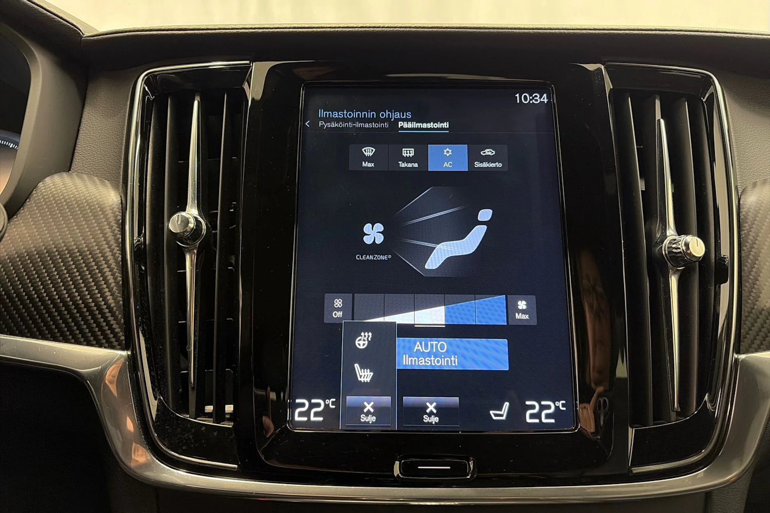 valkoinen Volvo V90 Cross Country 2018 kuva 31.