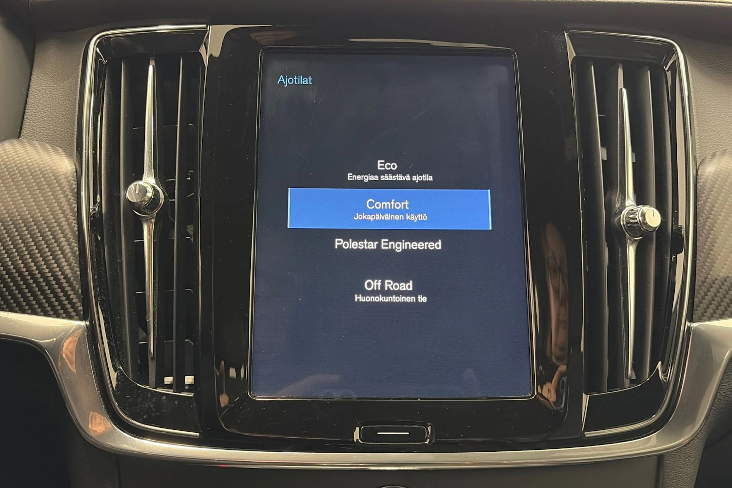 valkoinen Volvo V90 Cross Country 2018 kuva 33.