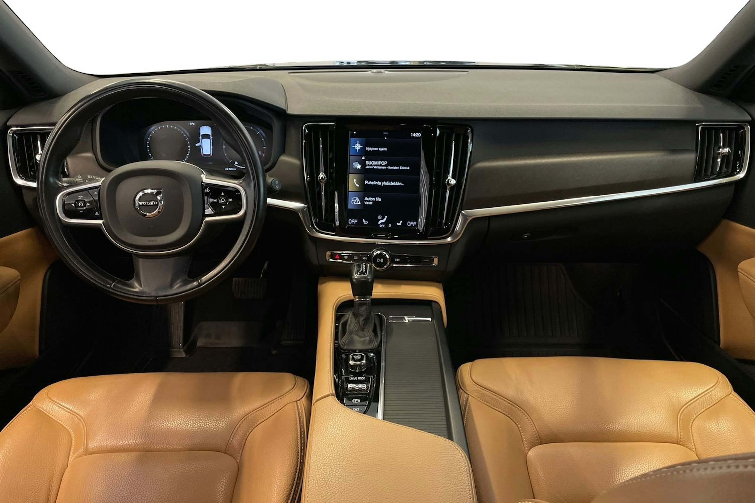 musta Volvo V90 Cross Country 2018 kuva 9.