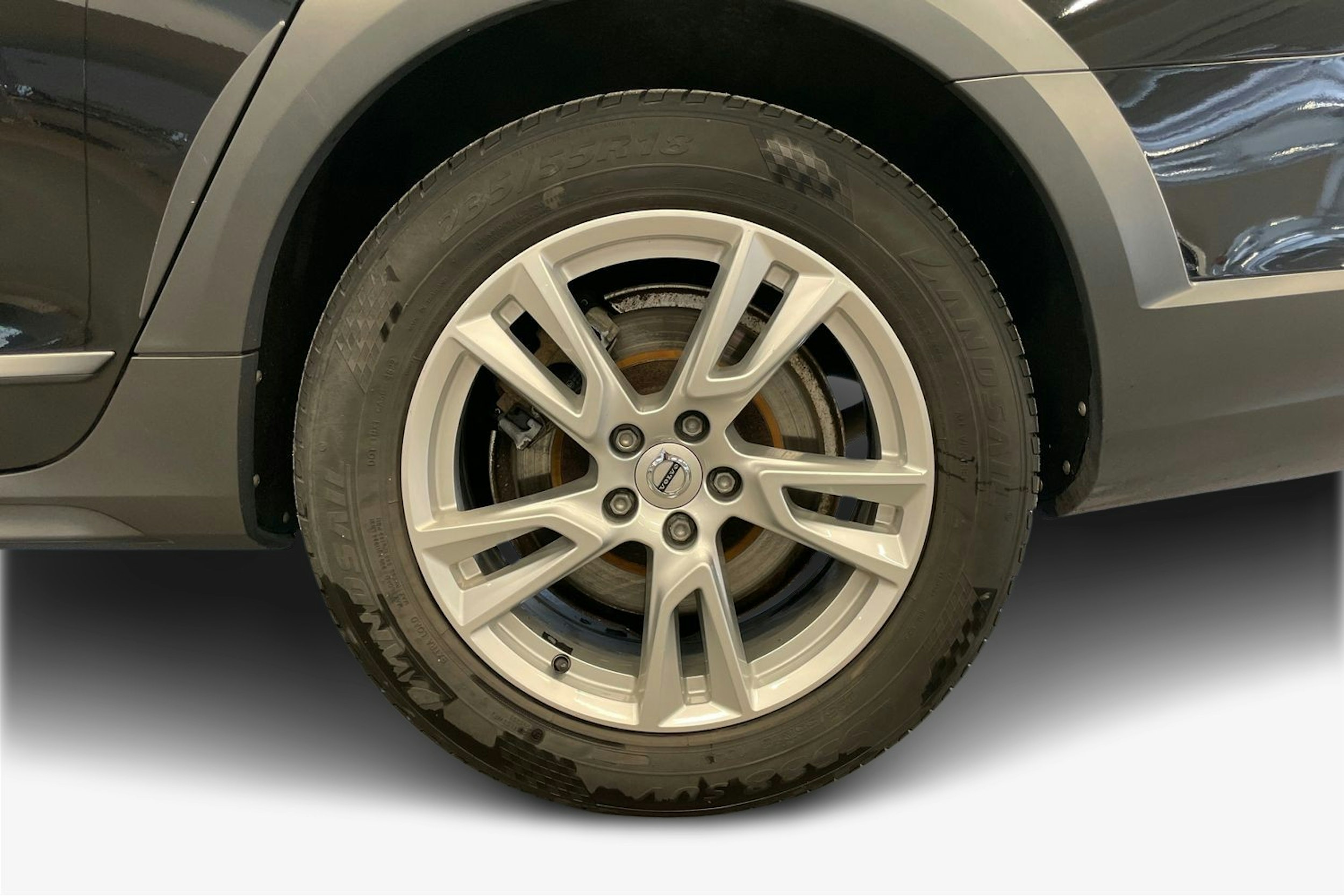 musta Volvo V90 Cross Country 2018 kuva 11.