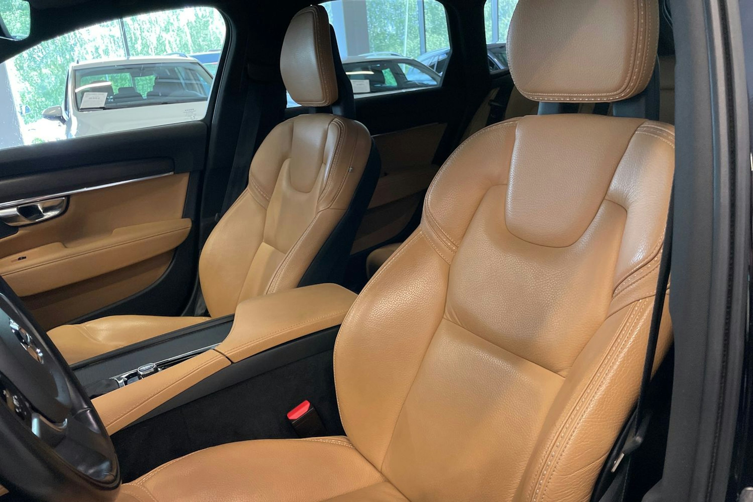 musta Volvo V90 Cross Country 2018 kuva 15.