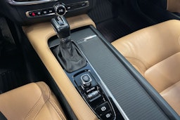 musta Volvo V90 Cross Country 2018 kuva 17.