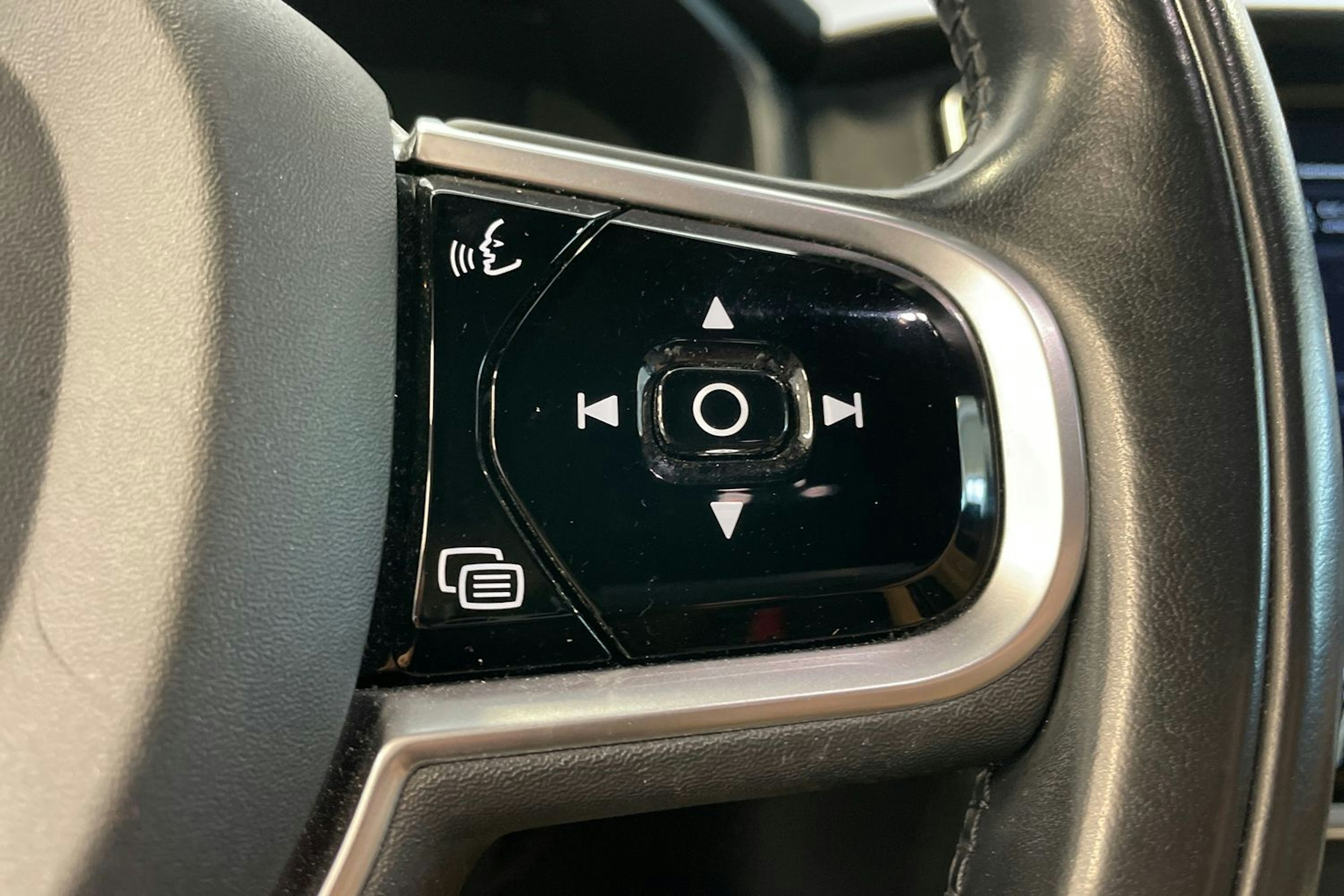 musta Volvo V90 Cross Country 2018 kuva 19.