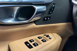 musta Volvo V90 Cross Country 2018 kuva 23.