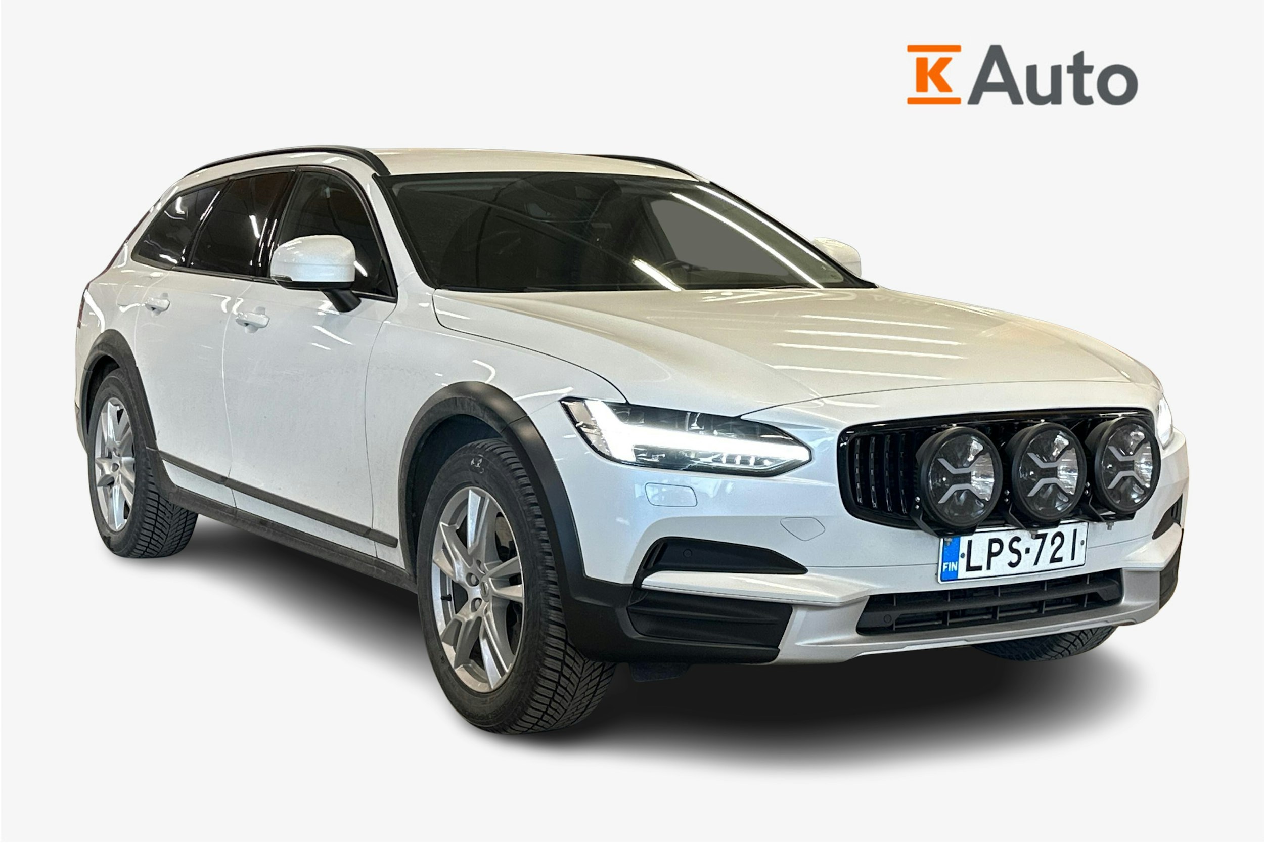 valkoinen Volvo V90 Cross Country 2018 kuva 1.