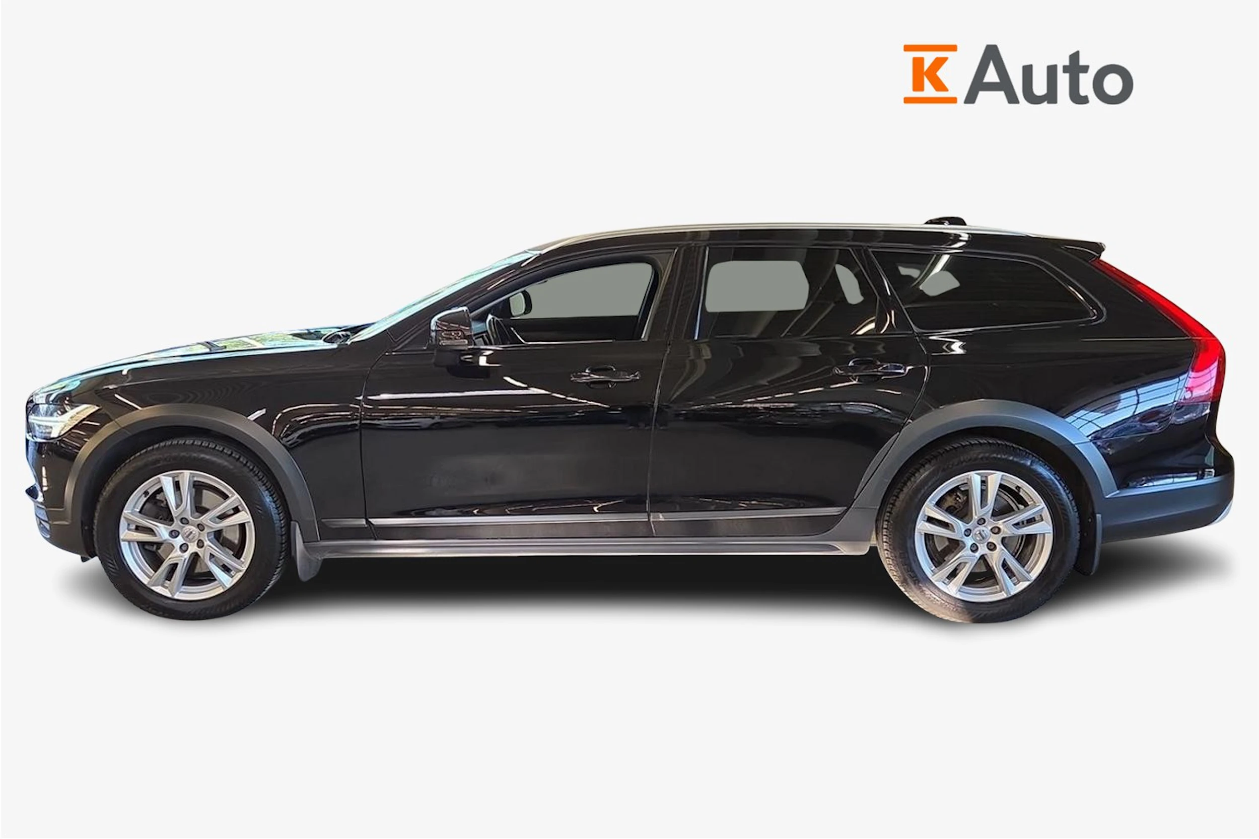 Musta Volvo V90 Cross Country 2018 kuva 5.