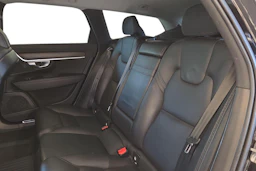 Musta Volvo V90 Cross Country 2018 kuva 8.
