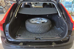 Musta Volvo V90 Cross Country 2018 kuva 22.