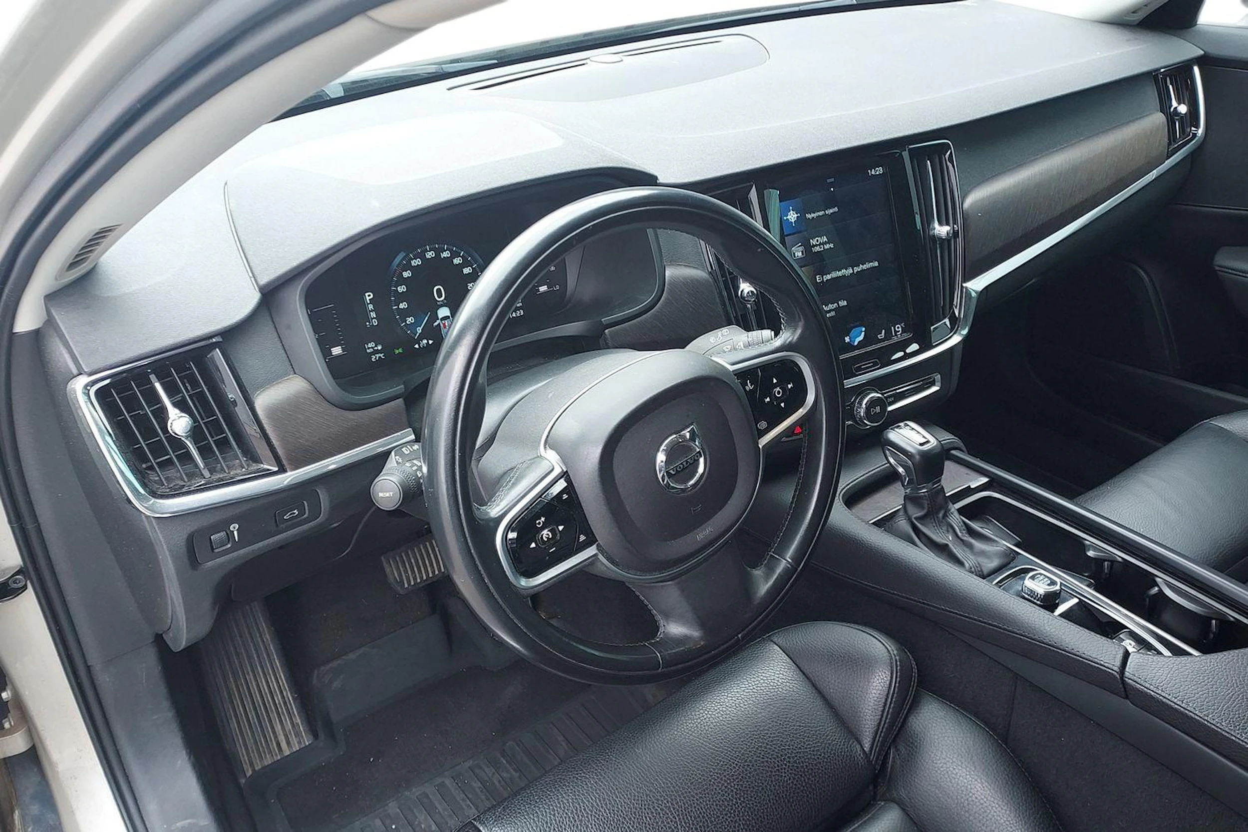 ruskea (beige) Volvo V90 Cross Country 2019 kuva 3.