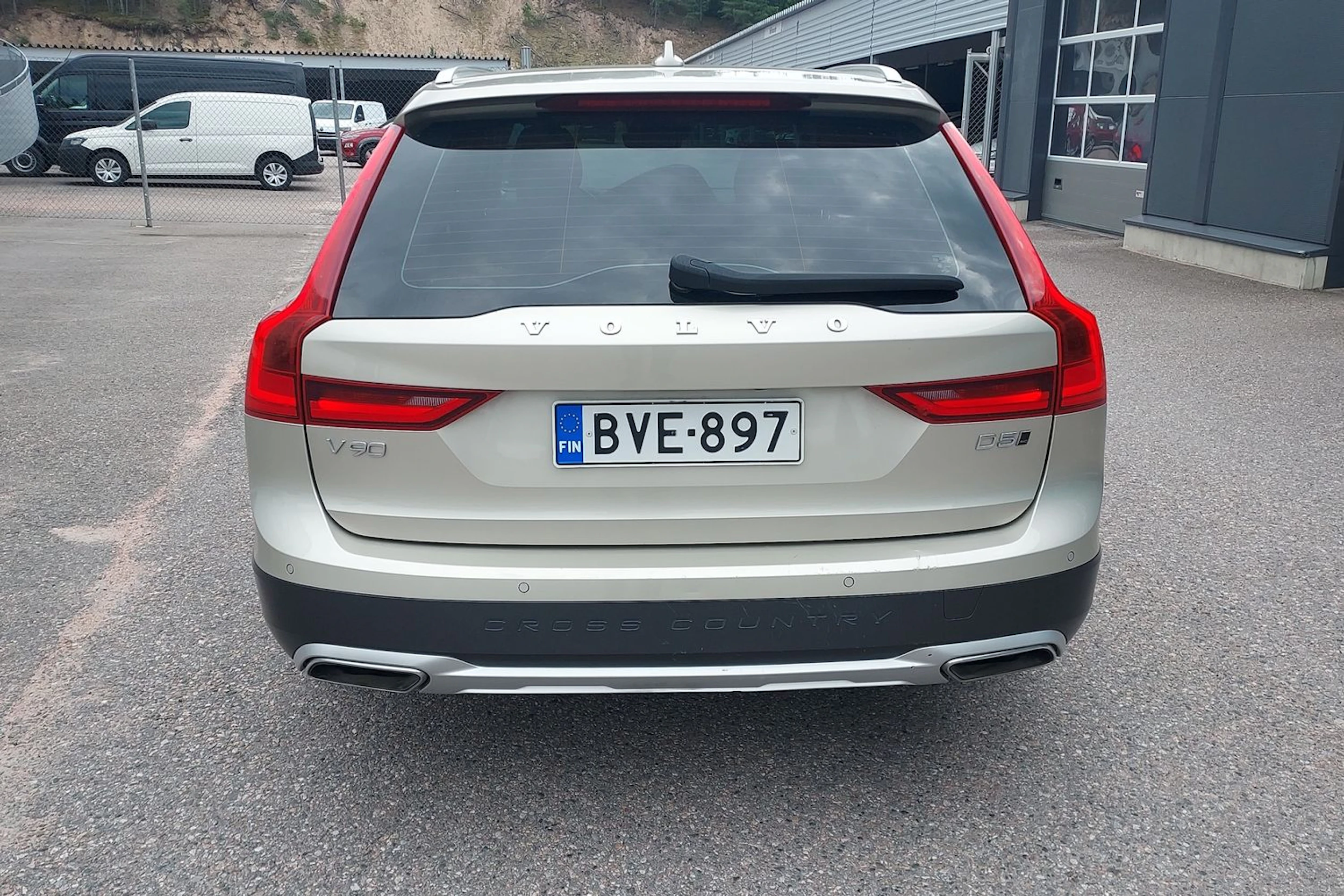 ruskea (beige) Volvo V90 Cross Country 2019 kuva 6.