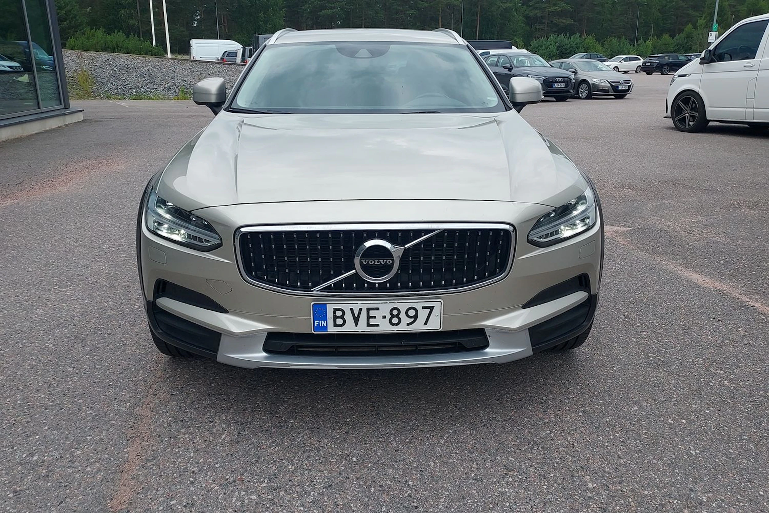 ruskea (beige) Volvo V90 Cross Country 2019 kuva 7.