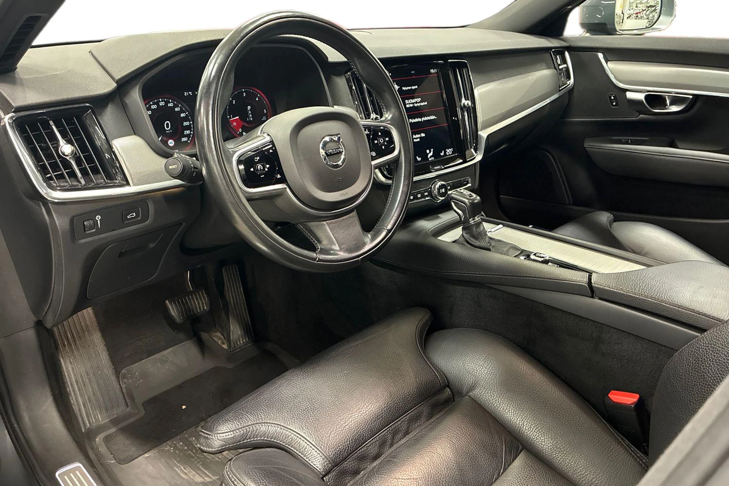 harmaa Volvo V90 Cross Country 2020 kuva 8.