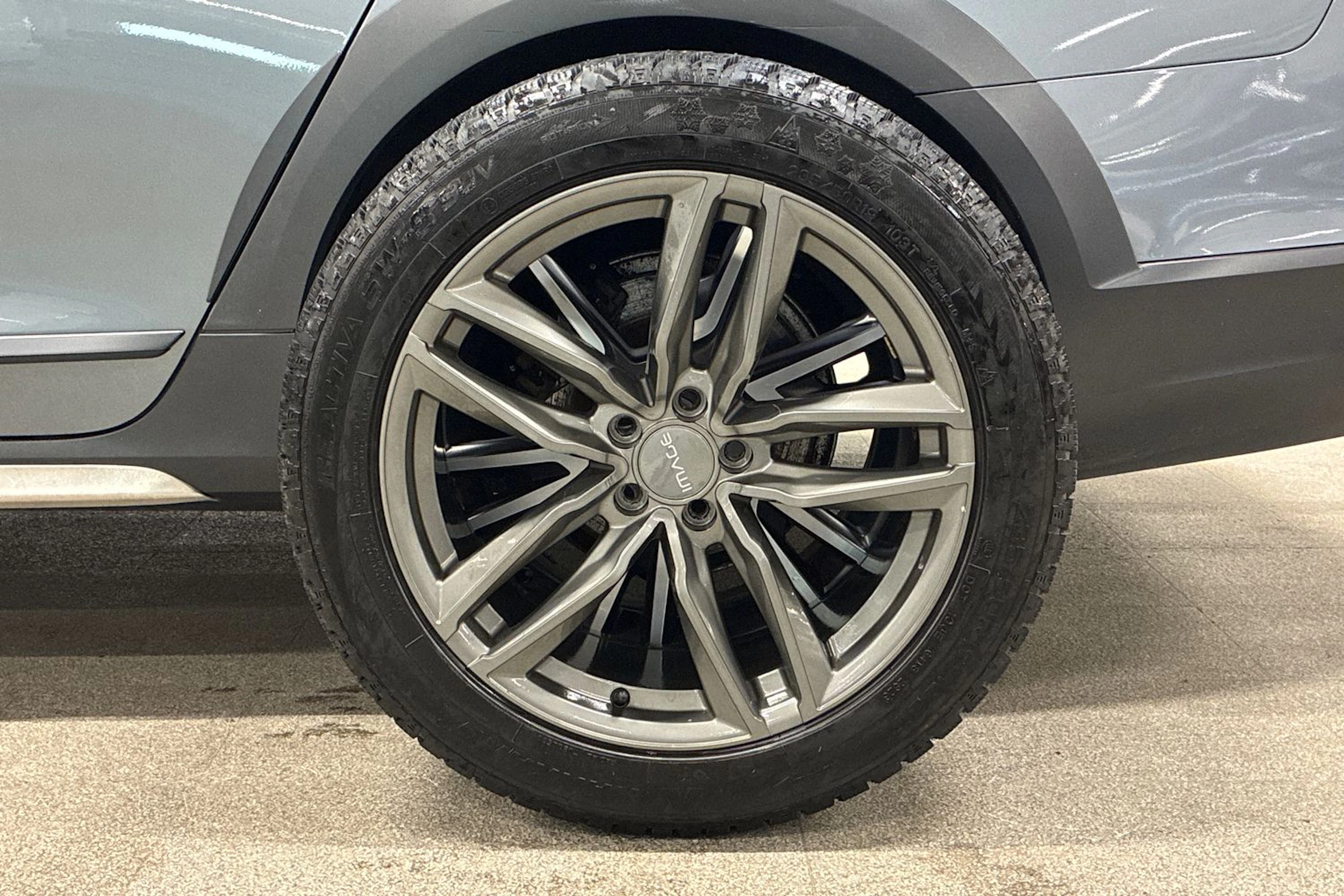 harmaa Volvo V90 Cross Country 2020 kuva 13.