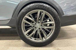 harmaa Volvo V90 Cross Country 2020 kuva 13.