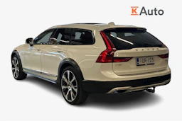 met. valkoinen Volvo V90 Cross Country 2019 kuva 2.