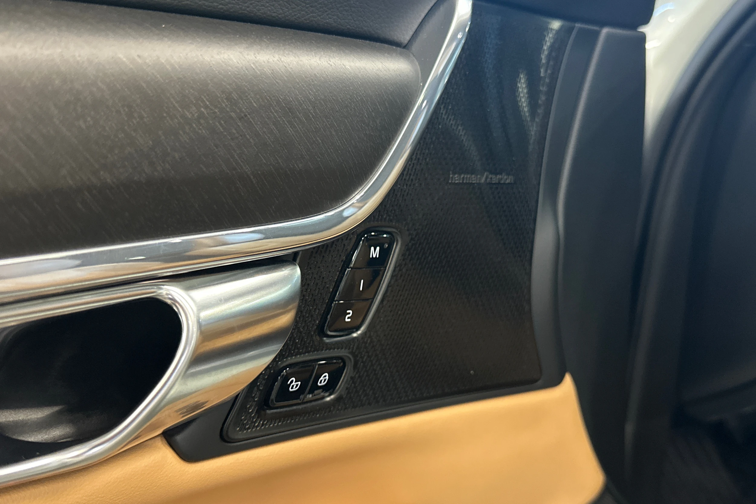 met. valkoinen Volvo V90 Cross Country 2019 kuva 4.