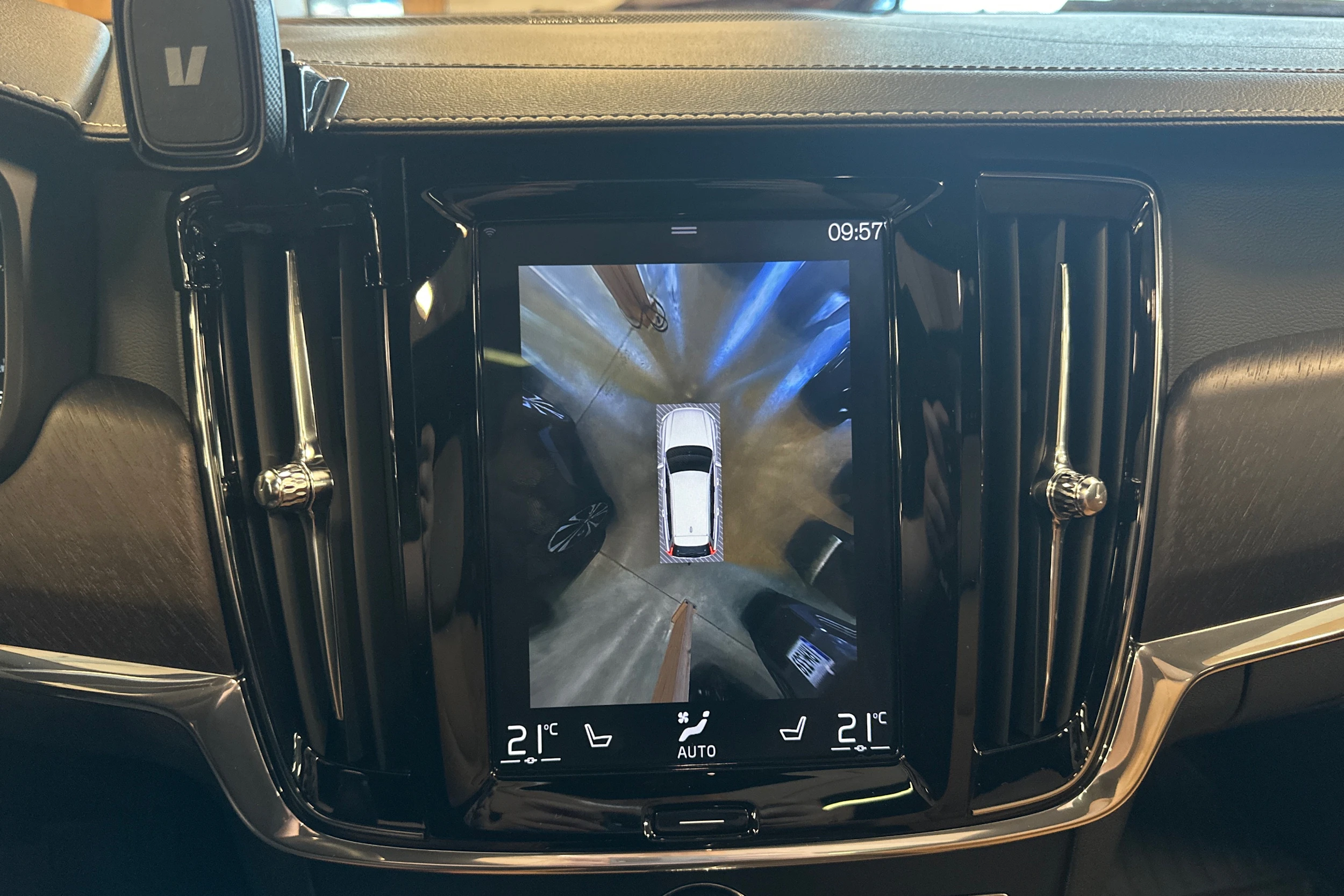 met. valkoinen Volvo V90 Cross Country 2019 kuva 5.