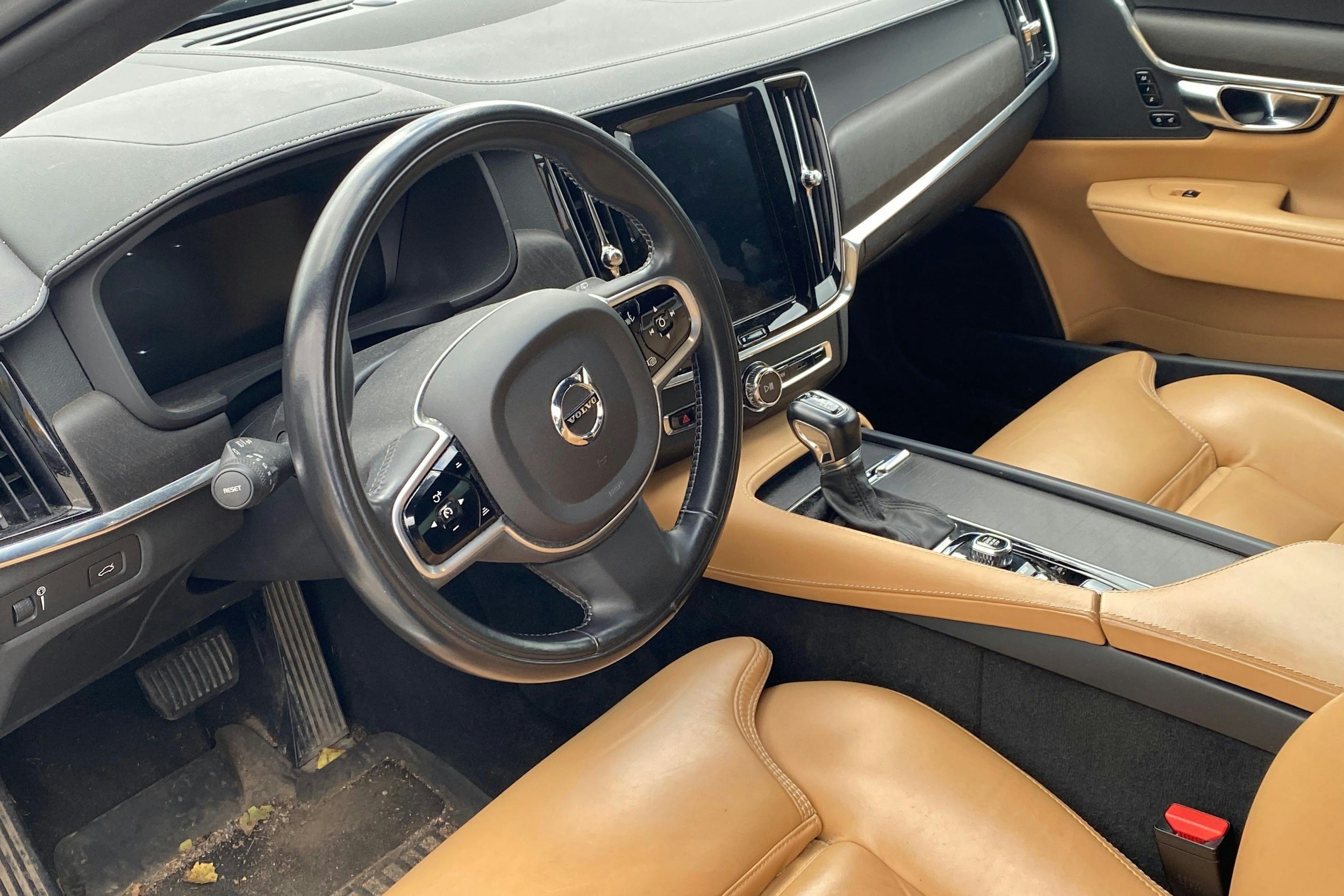 ruskea (beige) Volvo V90 Cross Country 2019 kuva 3.