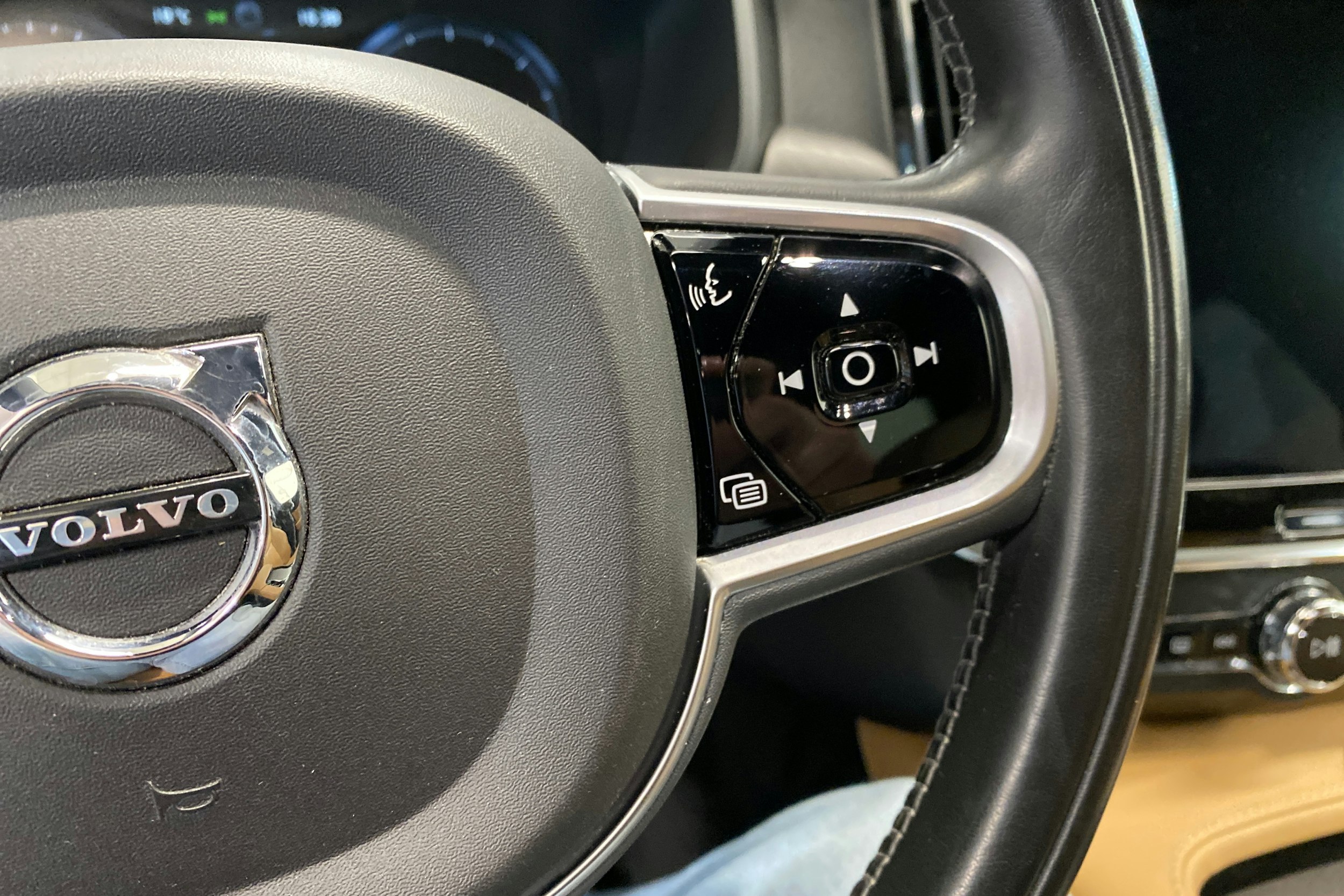 ruskea (beige) Volvo V90 Cross Country 2019 kuva 16.