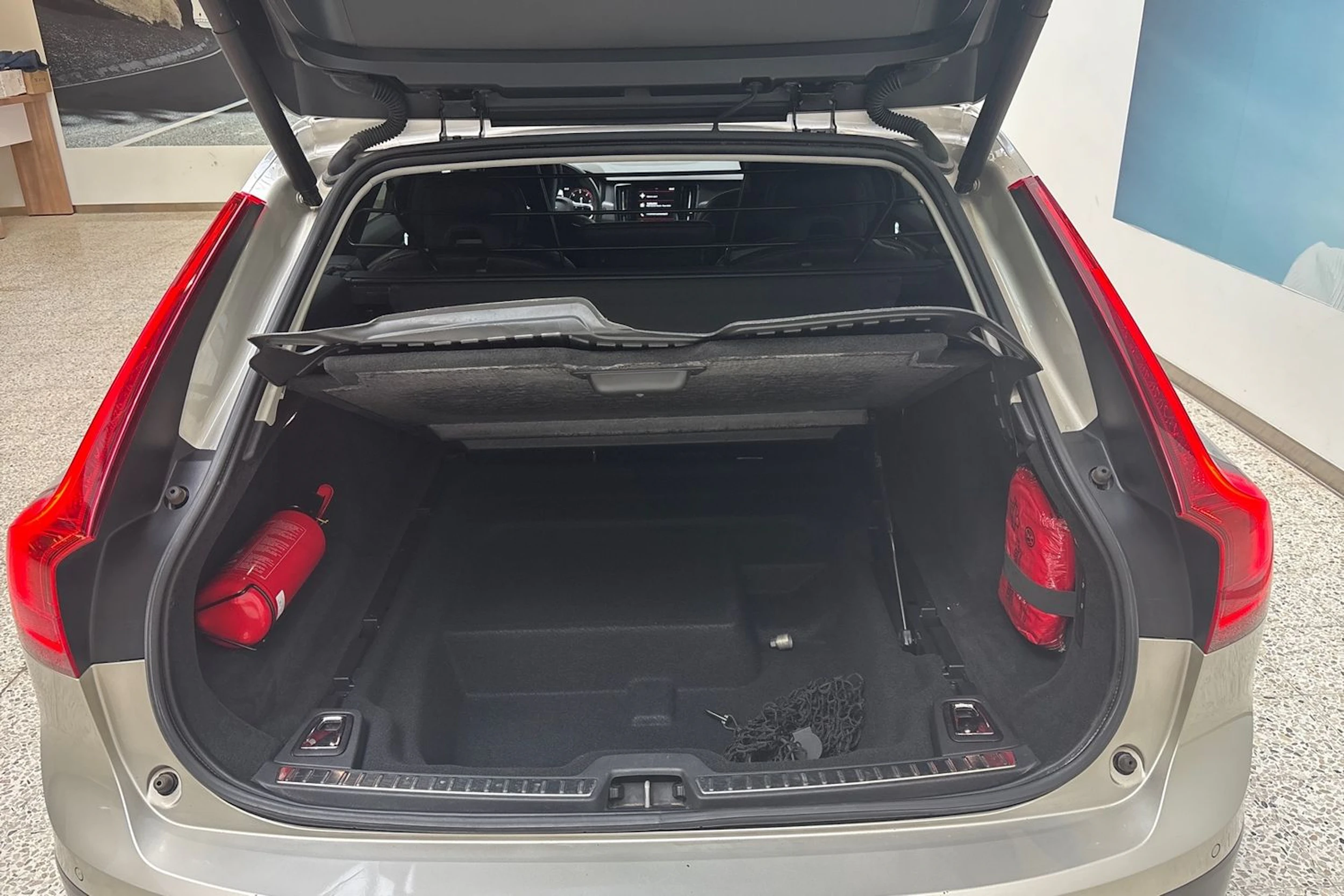 ruskea (beige) Volvo V90 Cross Country 2019 kuva 12.