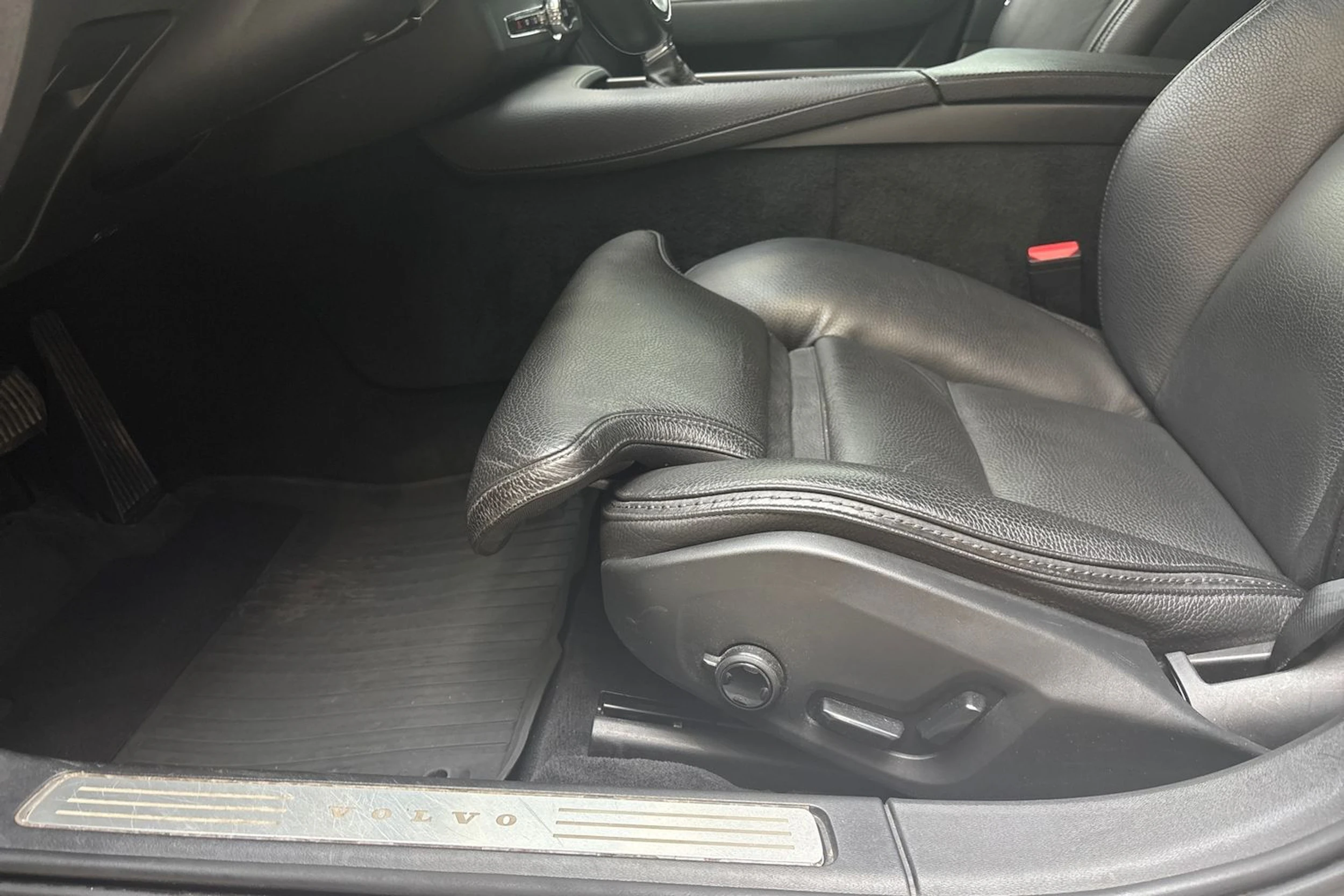 ruskea (beige) Volvo V90 Cross Country 2019 kuva 16.
