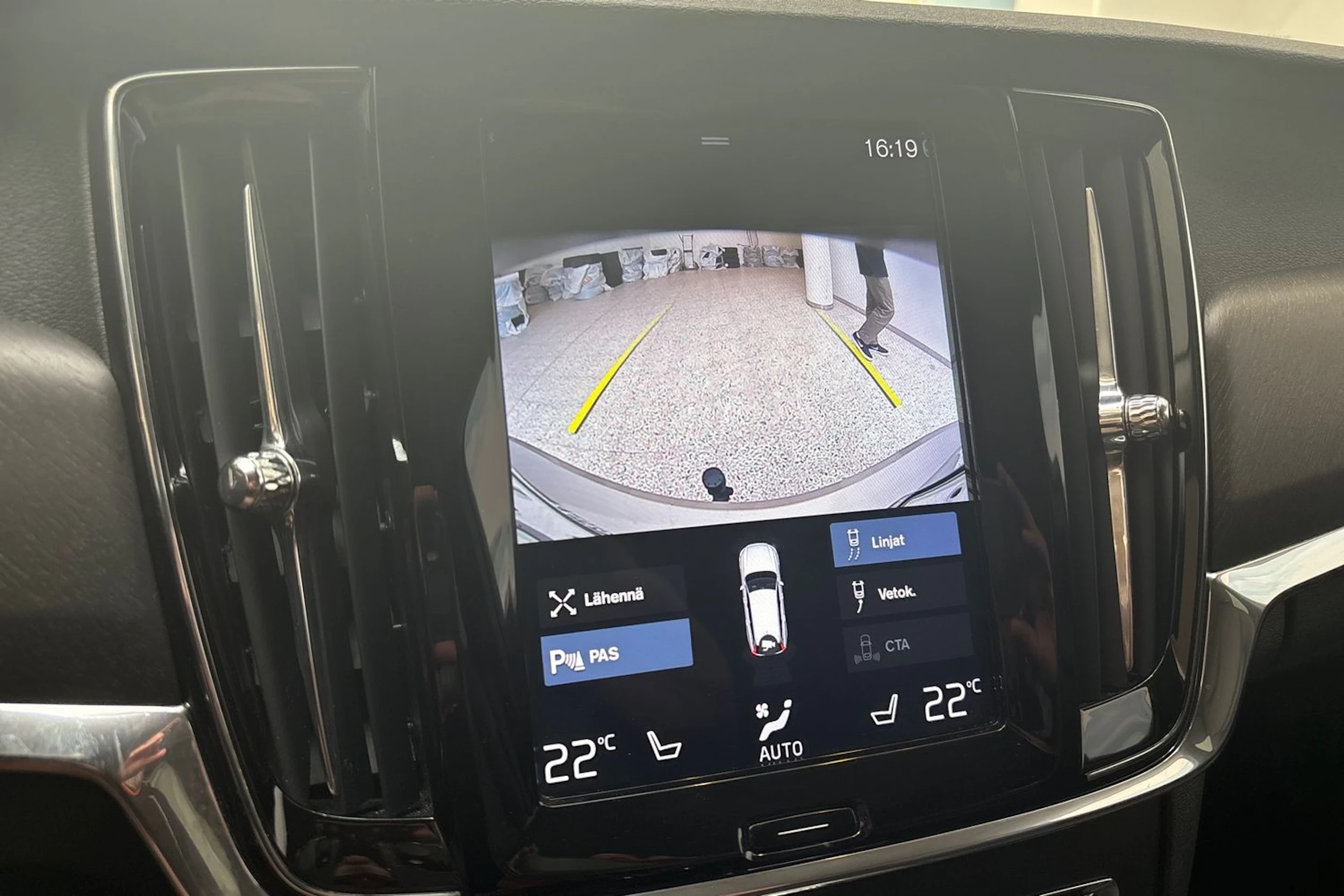 ruskea (beige) Volvo V90 Cross Country 2019 kuva 20.
