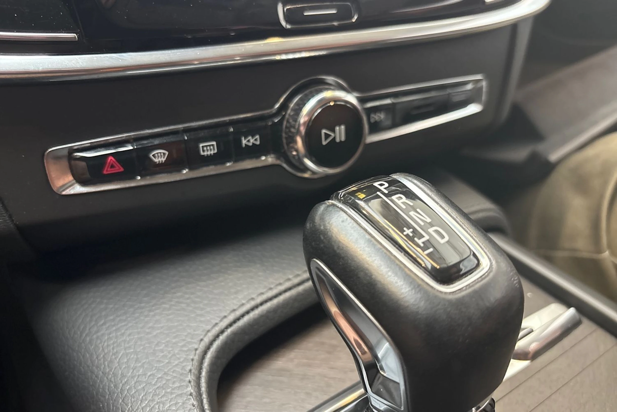 ruskea (beige) Volvo V90 Cross Country 2019 kuva 23.