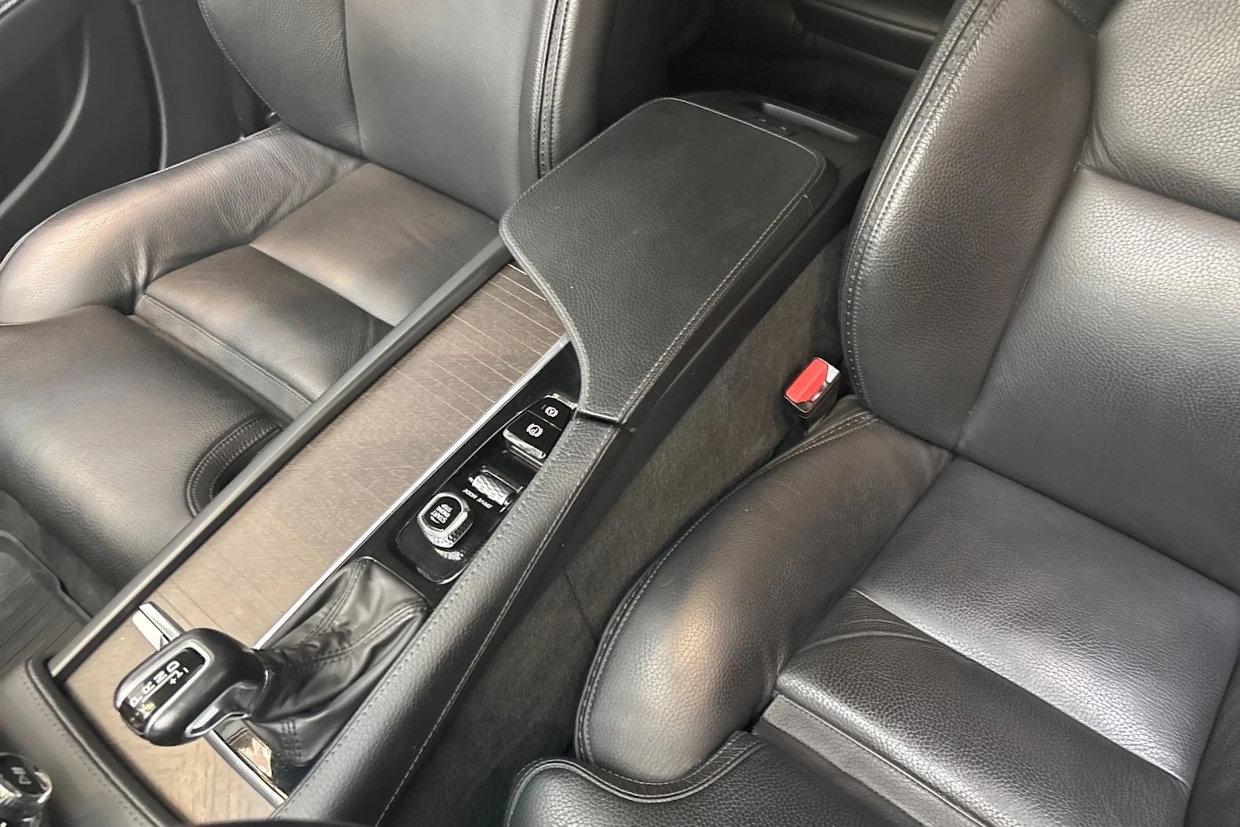 ruskea (beige) Volvo V90 Cross Country 2019 kuva 25.